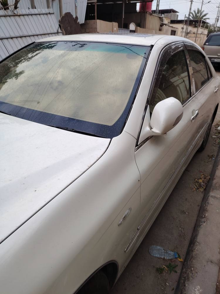 سيارة تيوتا ماجستا 2005 لون ابيض فول مواصفات خمس دكم فتحه حساسات امامي خلفي برده خلفيه بردات جانبية تبريد ٣ قطع حداديه جديده جوبلسات وهواي مواصفات بيها سعرها ٧٥ وبيها مجال بسيط علماً السياره حديده ادوات بدون كصه  بيها ملاحظات بسيطه طخه بالمدكر الخلفي وبارد بالباب قليل ولربريك مالتها لبلادي وكف يعني مشتغل اي بي اس ابيعك على وضعها تفحص يمي واجيك وتقتنع يلا تروح وبالنسبة للسعر بي مجال اهم شي قناعتك بالسيارة هذا رقمي وبخدمتكم *********** البصرة, العراق
