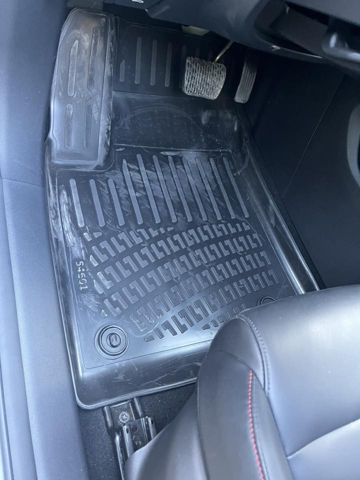 السلام عليكم
ارظيات mg 
gt 
2024 او ٢٠٢٥ 
كامله ارظيه للداخل مع تغليف الصندوك من شركه رزلاين 
***********
السعر ١٠٠ الف وبيه مجال
