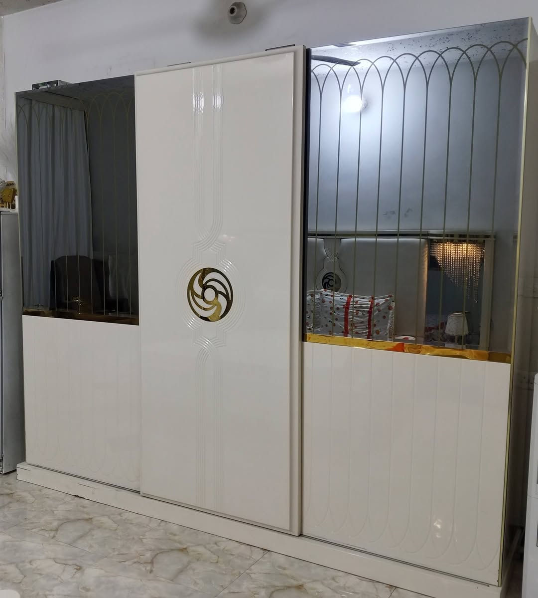 السلام عليكم غرفة نوم تركية مستعمله للبيع نضيفه كلش بغداد الدورة حي الكفائات السعر مليون وربع وميه مجال للطيبين ***********
