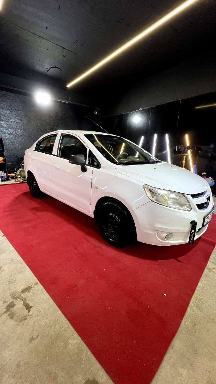 شۆفلێت ساڵ مۆدێل ٢٠١٢ سەیارەکە زۆر پاک و جوانە گێر عادی و چوار جام کارەبایە سەیارەکە بێ بۆیاخ بێ دەعم و لێ دراوی سەتەوی تازەیە گێر و مەکینەو یەشەرت ڕۆیشتن  km١٤٠ هەزار 
ناونیشان :سلێمانی 
ژمارە موبایل :***********
نرخی :٦٥ و کەمێک مەجال السليمانية, العراق
