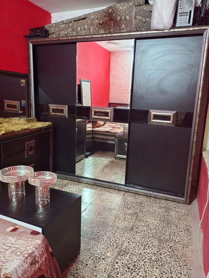 طباخ سعره 200 وبي مجال
غرفه نوم 300 وبيها مجال 

ثلاجه 150 بيها مجال 

كاونتر 170 بيها مجال 

سبلت 250 بي مجال

غساله سعره 100 

مبرده 70 بيها مجال 

ميز +بلازمه 200

طباخ صغير 60 بي مجال 

غساله كبيره 160 وبيها مجال

للاستفسار ***********
