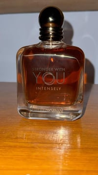 للبيع عطر Stronger With You Intensely مستخدم رشة وحده فقط مثل ماواضح 1...