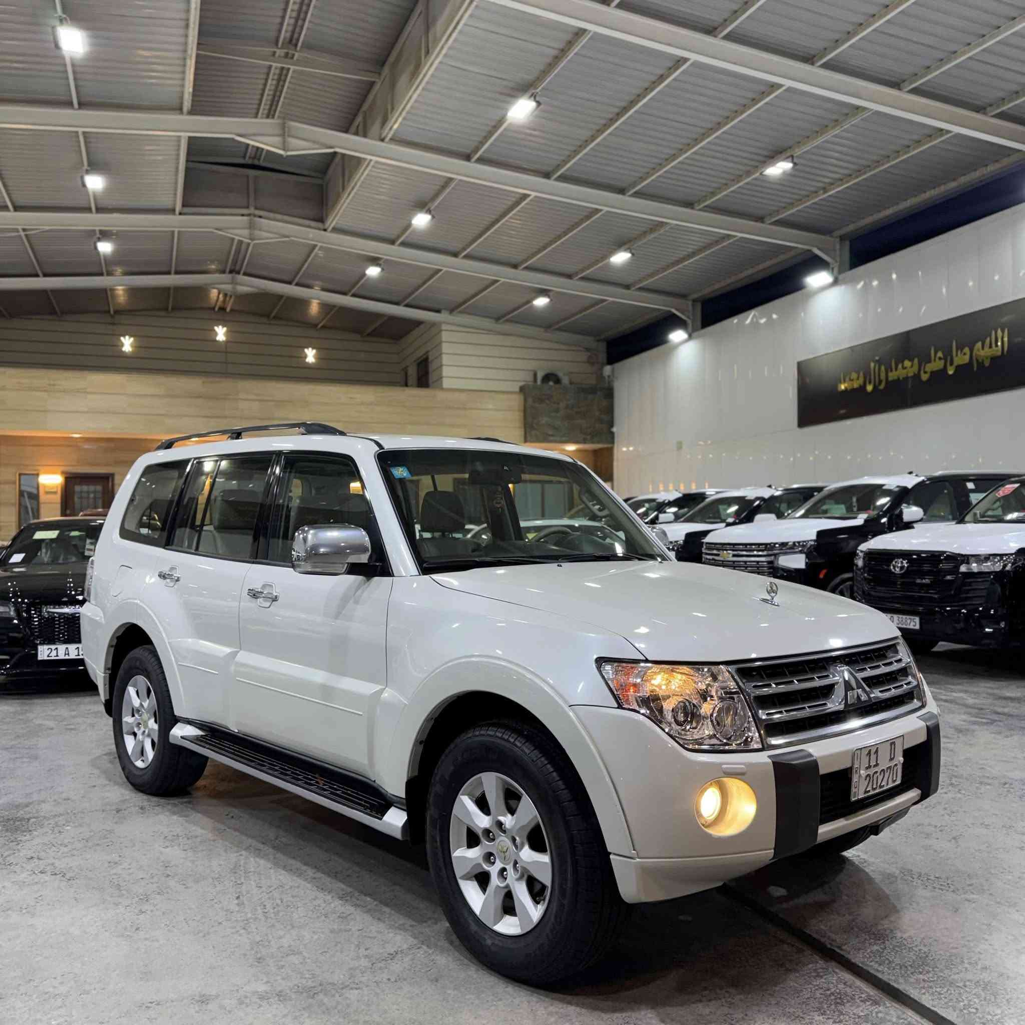 السلام عليكم
ميتسيوبوشي باجيرو  2011 

مكفولة كفالة عامة 

عدا بارد بكد شبر 

السيارة ماشية 128 الف كم 

فول مواصفات 

محرك 3500cc 

هزة سنوية كلهة جديد 

السعر 16,200$  بيهة مجال بسيط 

مكان السيارة بغداد 

للتواصل على الرقم 

***********
