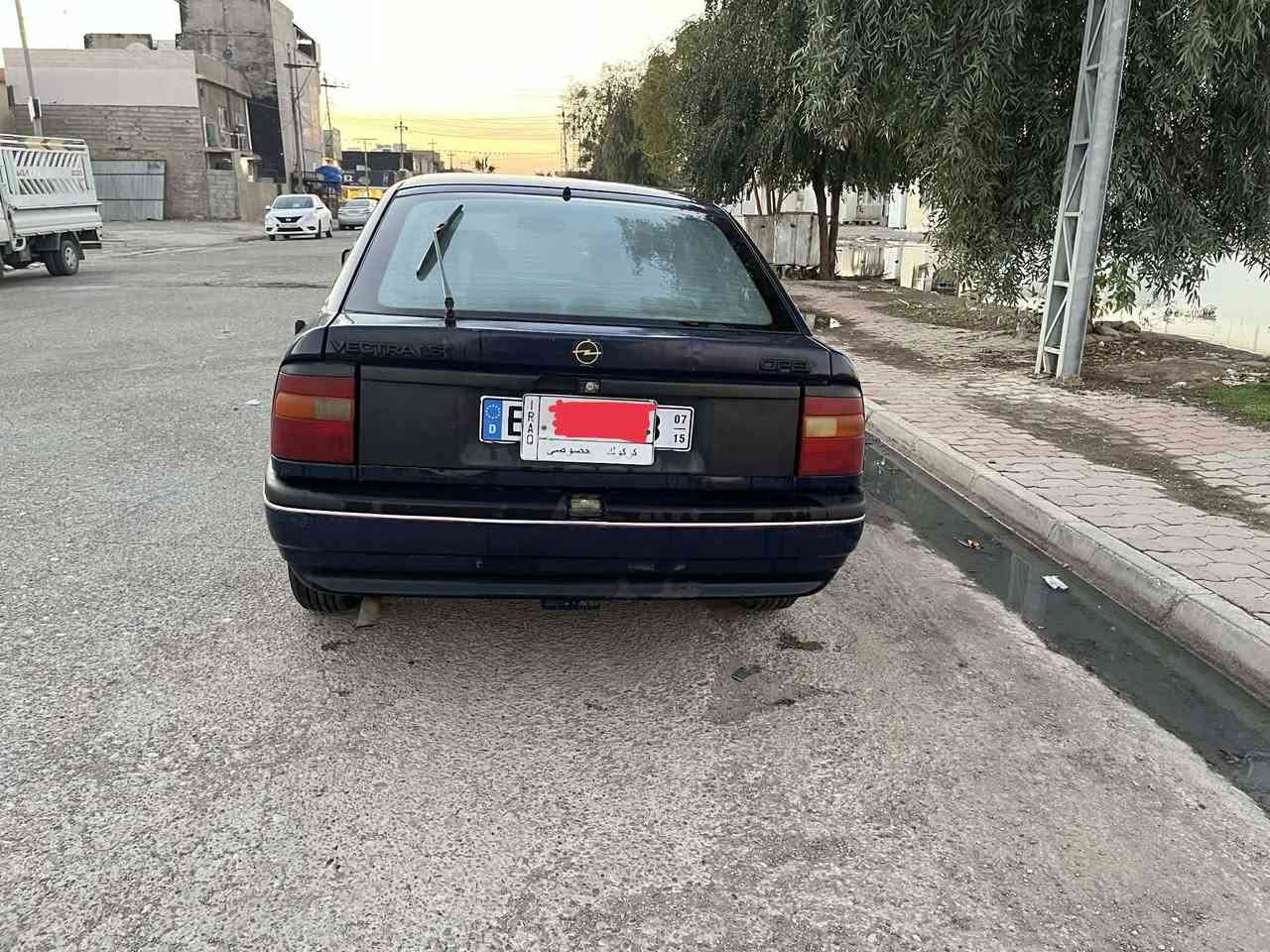 اوبل فكترا (موديل 92 )
دفتر بانزين موجود.. السيارة باسمي 
حجم 16  كير عادي ..قفل مركزي 
رقم كركوك ( أ ) سقف سلايت
بس السنويه منتهي.. السعر $35  بي مجال
العنوان كركوك ***********
