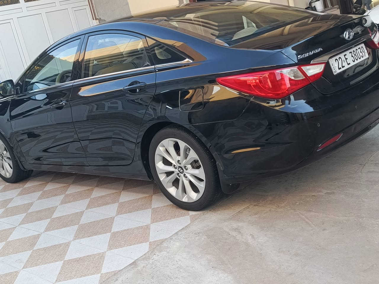 هونداي سوناتا للبيع
بنوراما 
يعني فول مواصفات 
موديل 2013

سيارة مكفول كفاله عامه 

بس بيها شبرين تعديل بارد 

رقم اربيل الدولي سنويه هزة جديد 

سنويا 2030عاج

سيارة فول مواصفات واحد على واحد ماعدا بصمه 

محرك 2400المرغوب

مكان موصل 

سيارة بشرط ما تصرف عليها ربع دينا 

تبريد قطعتين

سعر 

استفسار ***********
