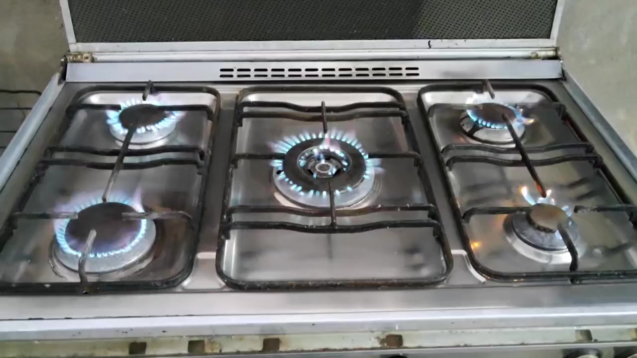 طباخ گريازي للبيع السعر 125 الشراي يتصل أو يجي خاص
***********
