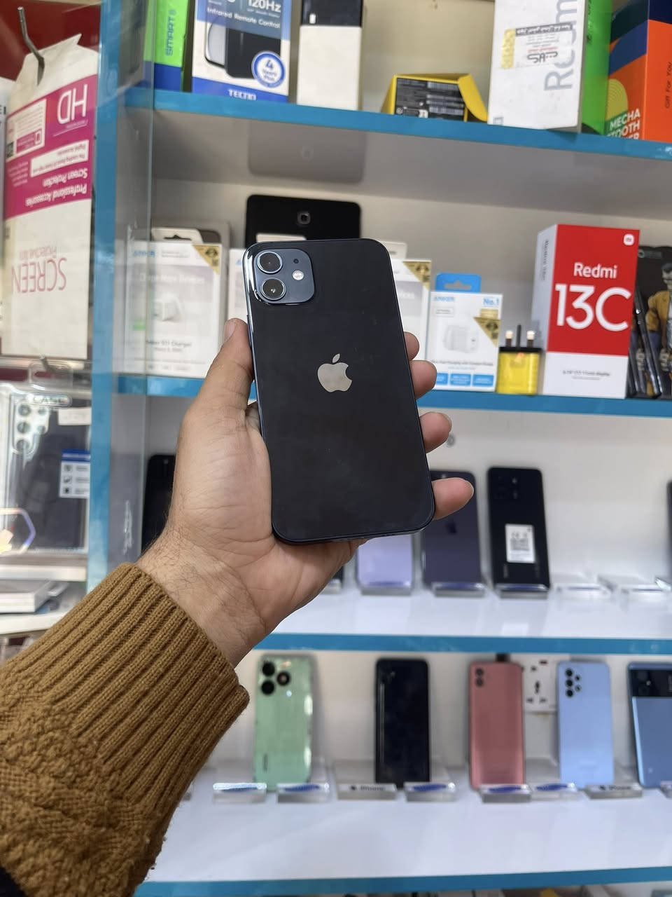 سلام عليكم 12 عادي ذاكرة 128 شاشة مبدل فيس ايدي شغال فقط رايدلة بطارية السعر 170 مكان نجف ***********
