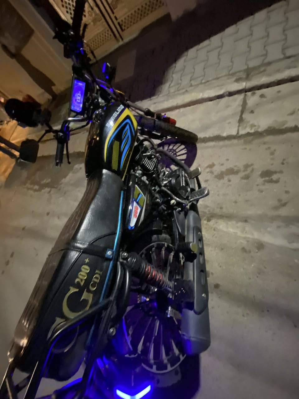 سلام عليكم دراجه أيراني سونك موديل2026دراجه ما شايفه مصلح جديده جايبه و هسه اريد ابيعه أوراق كامله سعر دراجه مليون و بيه مجال بسيط 

تواصل وتساب فقط ***********
