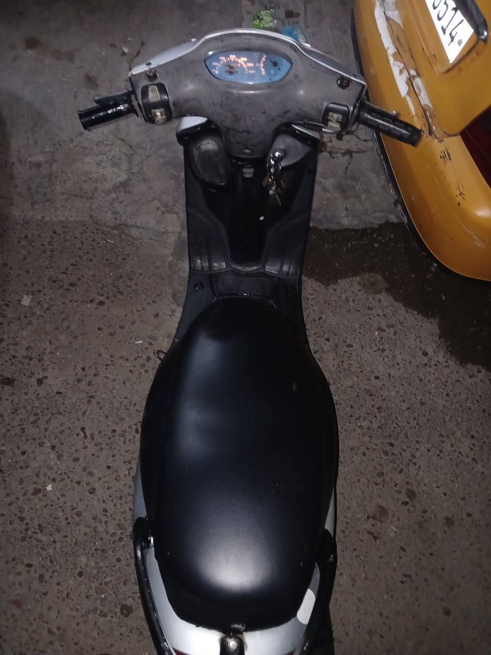دراجه ماكس قجمه للبيع السعر  350 وبيها مجال دراجه كامله ما بيها اي نقص مكينته ناعمه  خرسة شلعه ومعدل جيب فيتر و افحص مكاني بغداد الدورة  الرقم  ***********
