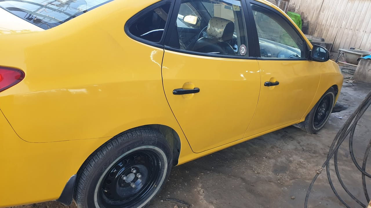 السلام عليكم 

النترا موديل 2010 للبيع 
السيارة وارد امريكي محرك 2000 مكفولة من گير ومحرك 
حادثها چاملغ ايمن 

السيارة جاهزة من كهربائيات وكلشي والحدادية جديدة الامامية والخلفية نقصها فقط ضعف في الكمبريسر في التبريد غير شي السيارة كاملة
 
السيارة مصفرة غرامات رقم جديد  بغداد انگليزي وسنوية جديدة 

سعرها 92$
للاستفسار ***********
