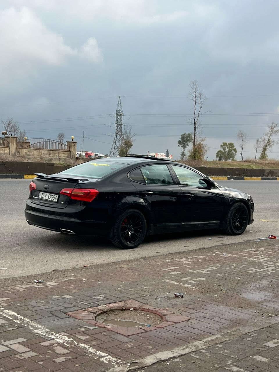 للبيع كيا كادنزا  2012 خليجي (1/1)
سيارة فخامة وراحة بكل معنى الكلمة، استعمال شخصي ومحافظة جداً

المواصفات:
 • محرك V6 سعة 3500 cc قوي وناعم
 • اناره ترحيب عند التقرب من الابواب
 • تشغيل بصمة + بصمة أبواب
 • فتحة بانوراما
 • كشنات جلد بيجي فاخرة مع تدفئة 
 • تحكم كهربائي بالكشنات الأمامية
 • نظام تبريد قطعتين
 • نظام إنارة  
 • ستارة خلفية كهربائية
 • شاشة وكاميرا خلفية + حساسات رجوع
 • 
 • 
 • 
 • حساسات امطار
 • 
 • 
 • بنوراما ،فتح مزدوج
 • مريّات كهربائية مع إشارة
 • مري قلاب مع الرجوع
 • 
 • كير مكينه تبريد مكفولات

 • رقم أربيل 

ملاحظات:
 • السياره  حادث فقط باب لسايق بي بارد وشخط يم قبق لبانزين ومكحل  ولبنيد بي جراد قليل كلش بصيط هي صبغ ما بيه ابد من عده دعامياات
 
الموقع: بغداد الامين الثانيه
رقم التواصل: ***********
السعر: 130 ورقة وبي مجال بسيط
