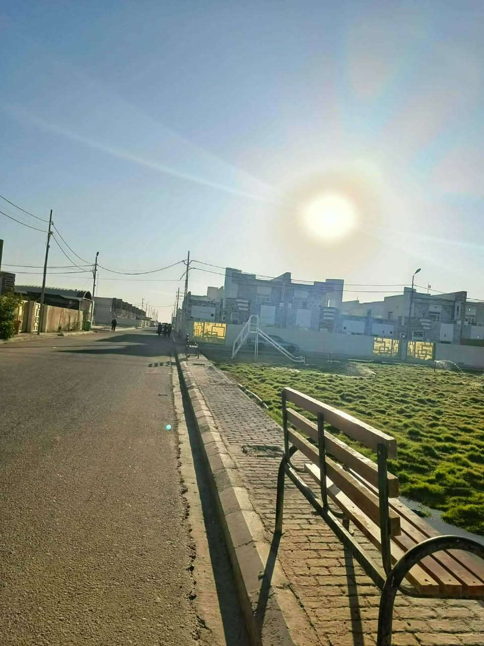 السلام عليكم 
بيت مساحتة ٢٠٠متر البيت بمدينة السلام السكنيه قرب المستشفى التركي في الحر
[٢١‏/٢، ٧:٢٩  200م ثلاث غرف نوم وصاله واستقبال ومطبخ وصحيات وكراج وحديقه
[ البيت موقع مميز ركن على حديقه عامه كبيره رايده 210 للمتابعة مكتب ابو الجود للعقار والمقاولات العامه العنوان كربلاء شارع بغداد عمود ٤٧٥ حلويات بركات المصطفى الشهيرة ***********
