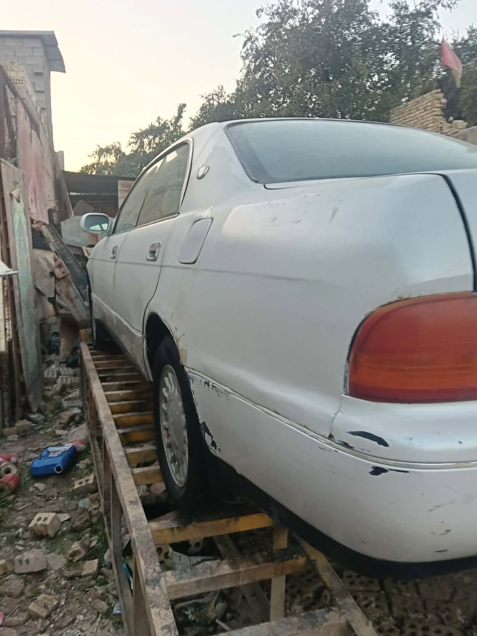 سلام عليكم سياره بطه متصل مديل 92محرك وكير اثنين ونص سياره خير من الله فقط بيها كصت قماره رقم ***********اتصل على الرقم غير متواجد على فيس
