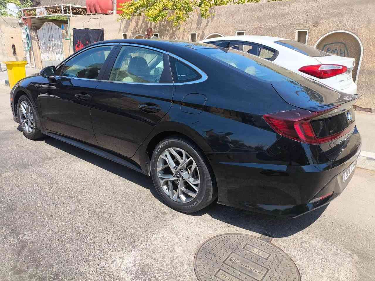 هونداي سوناتا 2023
السيارة مبدل بيها صندوق و بارد بسيط بالچاملغ الخلفي 
رقم اربيل بأسمنا تريد وكاله او تحويل حاضر 
الباقي كفالة لا ايرباك و لا شواصي و لا لغد 
*********** البصرة, العراق
