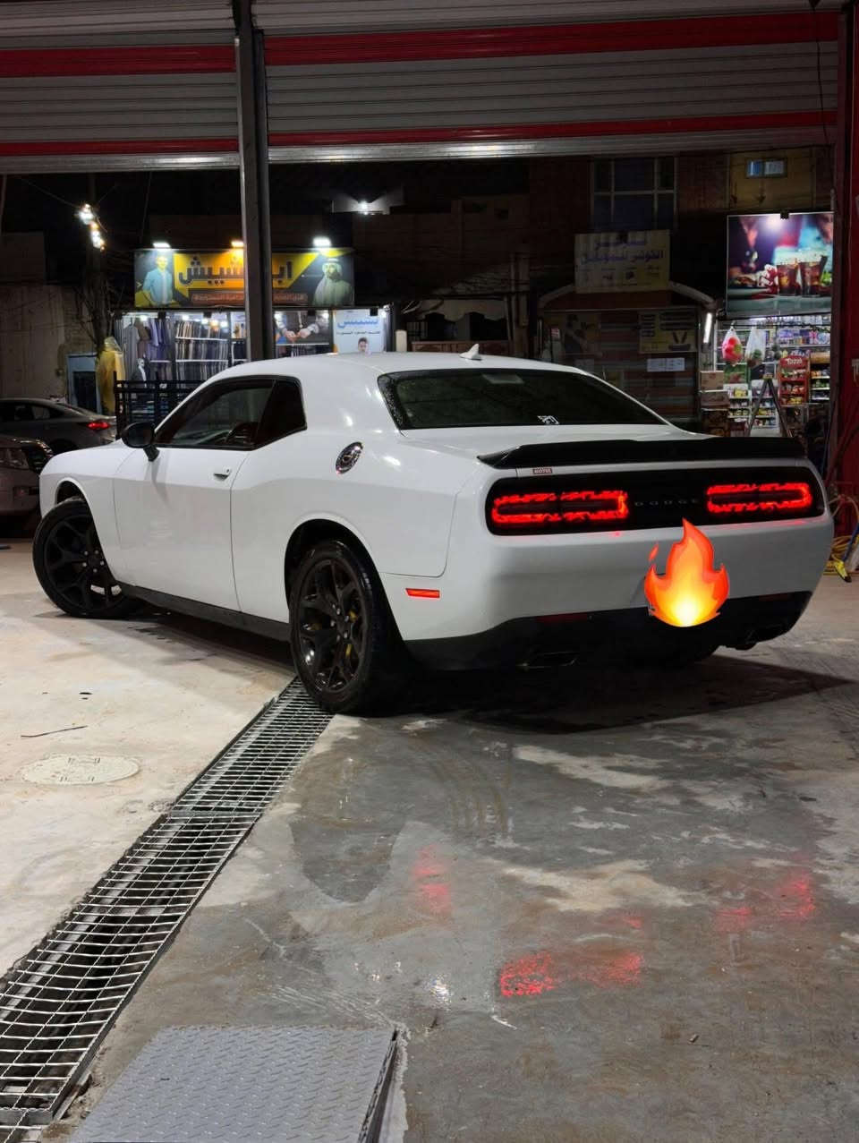 DODGE CHALLENGER  2018sxt plus 🔥🔥.
دوج جالنجر ٢٠١٨ sxt plus من النوادر بمواصفاتها فول مواصفات للأخير رادار امامي جانبي فتحة سقف سستم صوت+دمام خلفي  harman/kardon

كشنات جلد + تحكم +تدفئة تبريد كشنات+مساج +هيتر ستيرن + شاشة كبيرة  نضام سبورت وباقي مواصفات الفول معروفة …..عليها ادامة كاملة من شركة موتل 🔧

رقم بغداد السيارة حادثها بالمنشور بدون دواخل ابد شواصي لغود جاملغات خلفية كلها بلادية فقط قطع الحادث وصفحة الصدر كلير من امريكا بدون معجون أي استفسار خاص او الاتصال *********** مكانها نجف رايدها ب ١٥٣ وبيها مجال بسيط ..
