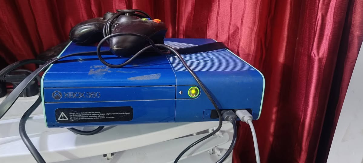 🎮 للبيع Xbox 360 بحالة ممتازة 🎮
✅ الجهاز يعمل بكفاءة تامة. ✅ يد تحكم واحدة. ✅ هارد عدد (2): 💾 الهارد الأول يحتوي على 247 لعبة. 💾 الهارد الثاني يحتوي على أكثر من 100 لعبة.

🎯 جاهز للعب مباشرة، ويضم تشكيلة كبيرة من الألعاب الممتعة.

💰 السعر: 110,000 دينار عراقي بيه مجال  بسيط

📍 العنوان: بغداد الجديدة – الأمين الثانية.


**إذا كنت صاحب هذا الإعلان وتريد حذفه لأي سبب، رجاءا أرسل رسالة إلى الدعم الفني**