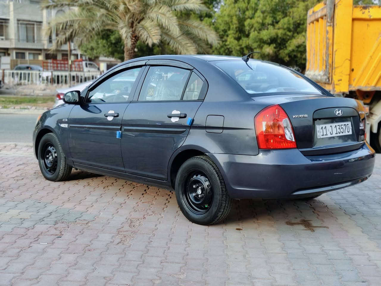 السلام عليكم.. اكسنت موديل 2009 محرك 1600 السيارة مكفولة كفالة عامة مابيها اي نواقص تبريد ثلج ❄️⛄تدفئة🔥صدر امامي خلفي مع المشط جدد... تايرات امامي خلفي مع الأسبير جدد. السيارة جديدة ومامتعوبة مال بيت كتلوكات الشركة بعدها بيها🩷
مكاني بغداد حي اور✔️
سعرها 95 وبيها مجال بسيط للشراي🩵
للتواصل اتصل على الرقم مامتواجد على الماسنجر ***********✔️
ماتعجبك السيارة اكتبلك كلمة حلوة🩷
