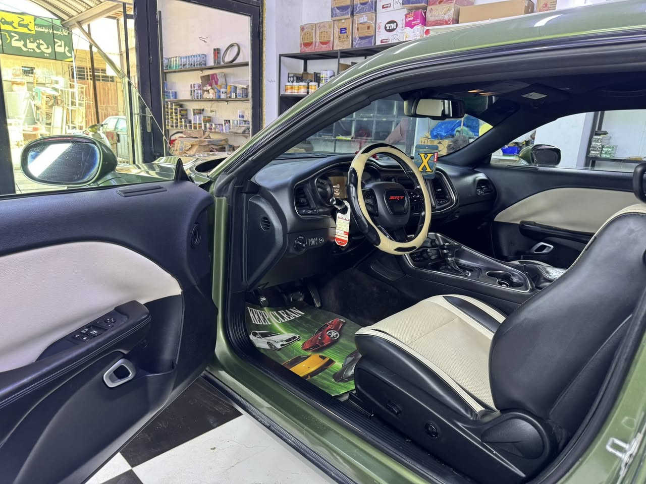 سلام عليكم جالنجر مديل 18 للبيع مواصفات sxt عليه برمجه كامله حادثه قطعه وحده بدون لادراخل. ولالغد وبيه بارد شي بصيط حدايده ميه بل ميه تبريد منضومه جديده كامله مكاني كربلاء سياره اين نقص مابيه 
***********
