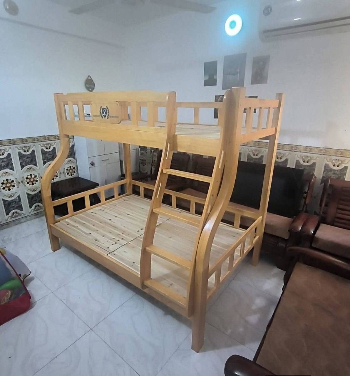 سرير طابقين خشب زان 
يتحمل اوزان ثقيله 
قياس الاسفل 120*200
قياس الاعلى 
90*200

توصيل بغداد  و كافه المحافضات


**إذا كنت صاحب هذا الإعلان وتريد حذفه لأي سبب، رجاءا أرسل رسالة إلى الدعم الفني**