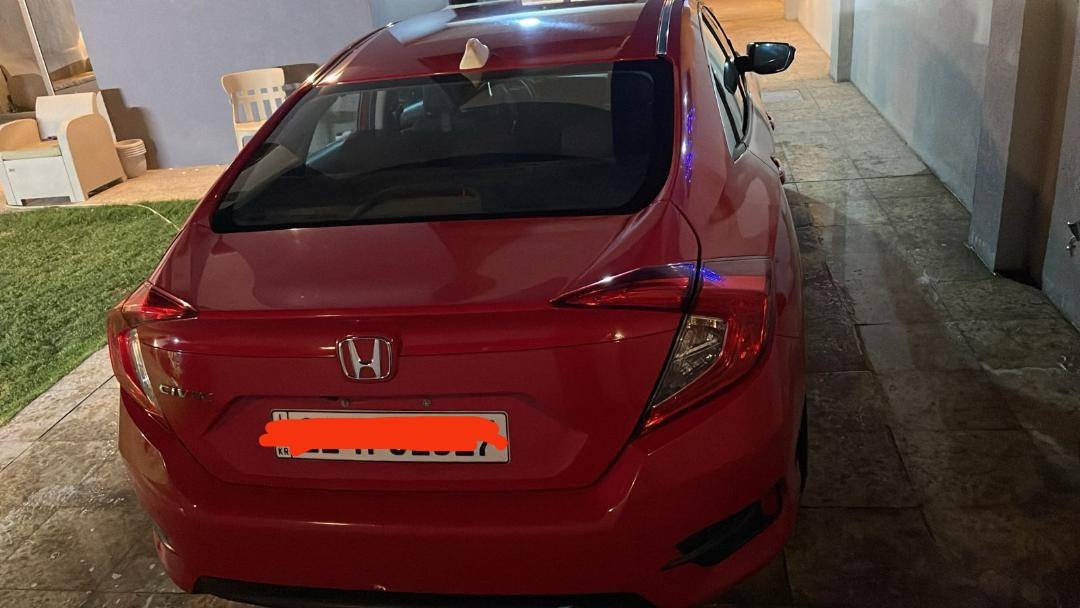 هوندا سيفيك 2017
محرك كير شواصي لغد كهربائيات مكفولة
مواصفات سيارة 
تدفئة تبريد شغال 
اوتو هولد
هاندبريك بصمة
ايكو 
السيارة ماشيه 142 الف كيلو
السيارة مضاف عليها بلوجكتر امامي 
سبويلر 
كفر مرايه 
سكوب مثلث 
السيارة رقم شمالي

بيها نقوصات 
تبريد ليك
وهزة
للتواصل واتساب 
*********** بغداد, العراق
