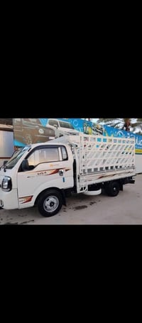 يوجد كيا حمل بعيره للاجره وين ما تريد واسعار مناسبه وعالتبريد وحياكم ا...