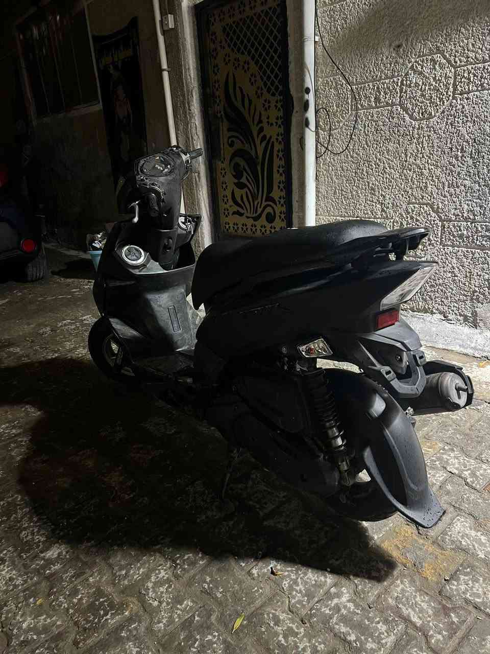 سلام عليكم شباب جيتي ار للبييع دراجة كفالة كفالة عامة الدراجة ختم واحد وي المكينة ما مفتوح بيهة برغي السعر 700 وبيهة  مجال قليل المكان مدينة الصدر. ***********
