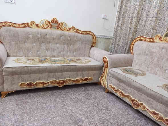 ياالله 
تخم ملكي تركي نضيف مابي اي ضرر 5قطع 10مقاعد السعر 400 وبيه مجال قليل توصيل موجود ***********
