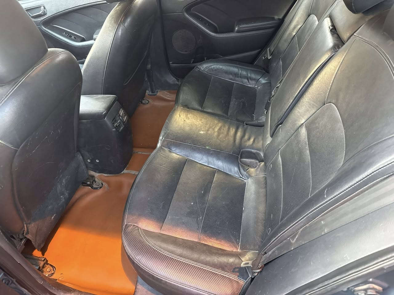 السلام عليكم فورتي موديل2016فول مواصفات
1600 تيربو كير عادي هاج باك بصمه ترحيب فتحه كشنات كهرباء
جلد حادثه بصوره موضح وبيه اماكن صبغ ابيع حزام
السعر85 وبيه مجال
العنوان بغداد الحريه 

‭0770 495 3392‬
