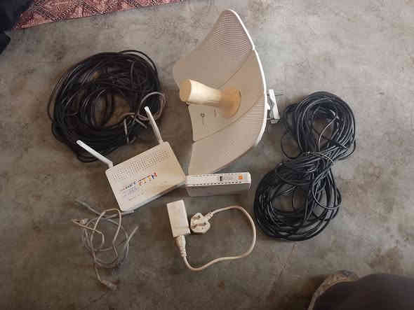 سلام عليكم خوان صحن وملحقات لبيع بس العكسه بيه وير مكطوع سعر 100بي مجال العنوان الشرقاط الساحل اليصر ***********
