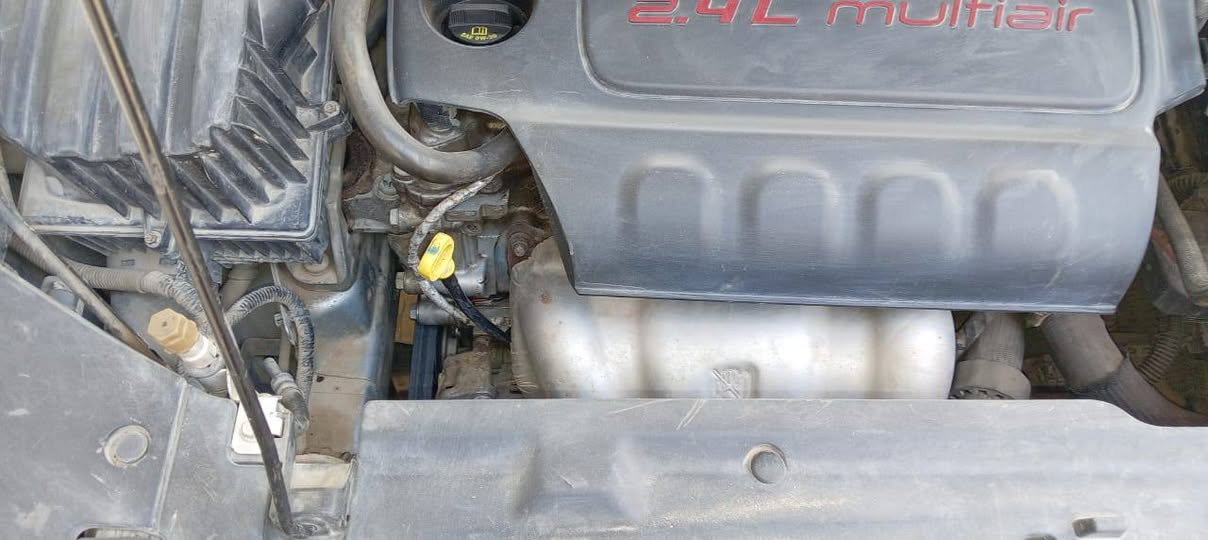 اسلام عليكم للبيع جيب حادث بصيط تكمه وشوي من القماره موديل 2018 بيع او مراوس وانطي فرق 115 وبيها مجال***********
