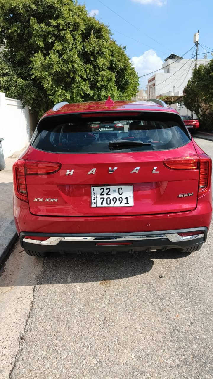 السلام عليكم
هافال جوليان 2022 لون احمر 
فوول فول مواصفات اعلى فئة بالمواصفات القوية
فوول رادارات و استشعارات وكامرات ذكية وحساسات
دشبول شاشة ديجتال
نظام الاصطفاف الذاتي Auto Park
سقف بانوراما
داتا شو ( شاشة عرض كيلو متر في الجامه)
داخل كشنات والدشبول والابواب جلد احمر مميز جداً
بيها صبغ قطعة وحدة البونيد اثر طخه خفيفه هنا في اربيل فقط بدون اير باك ولادواخل شرط الفحص ، سونار موجود
السيارة طالعة من شركة هافال وبيها ضمان على المحرك والكير 
محرك ١٥٠٠ توربو
رقم اربيل دولي الجديد + هزة و سنوية جديد
السيارة ماشيه ٧٨ الف كيلو
السيارة جديدة جداً مابيها نواقص ابداً

مكان السيارة اربيل
السعر ١٤٠ ورقة وبيها مجال بسيط
للتواصل واتس اب
***********
