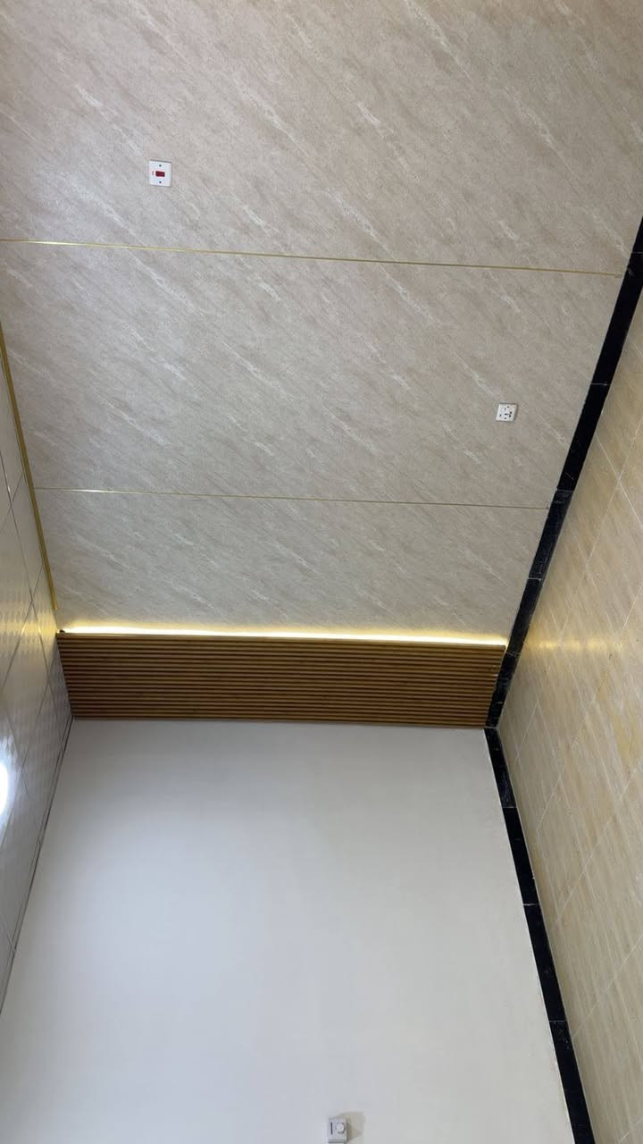 السلام عليكم شقة للبيع الماسحة ١٠٠ الرقم ***********
