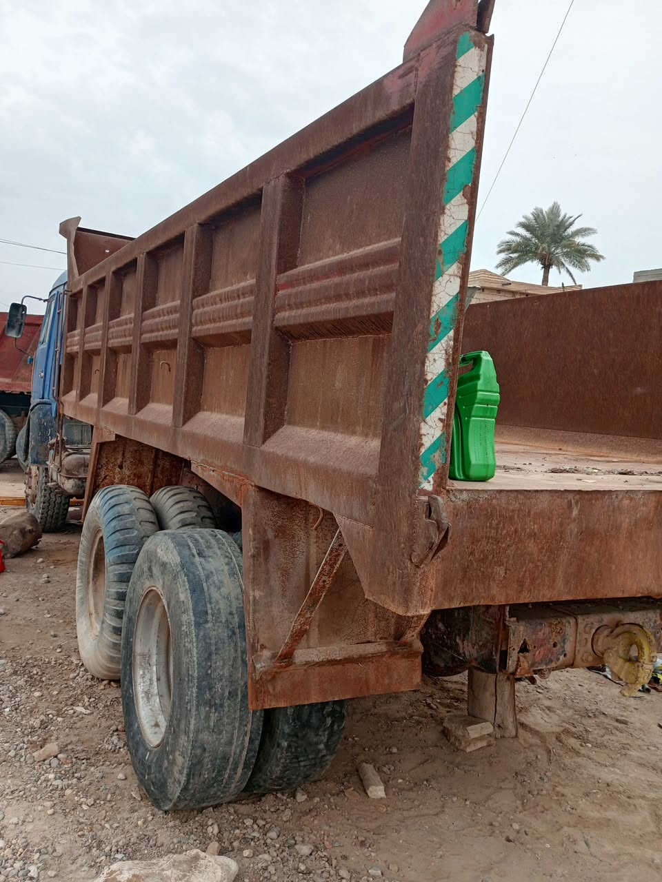 بدي للبيع الطول ابعه ونص جديد بدون باب يرجى الاتصال على الرقم ***********
