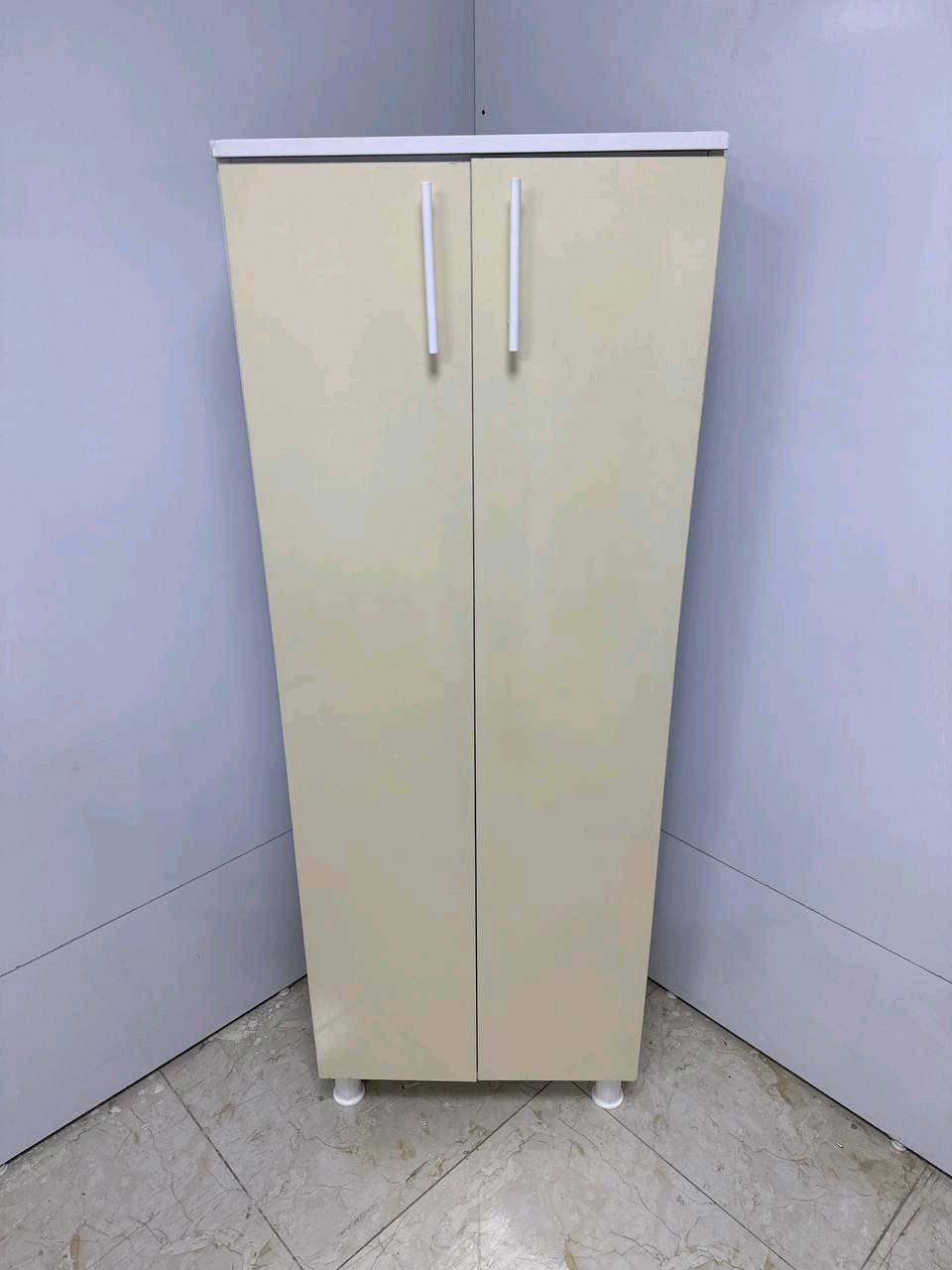 جزامه خشب 

القياسات 
165 سم الارتفاع 
 60 سم العرض 
33سم العمق 

السعر 100 الف 
التوصيل بغداد 5 الاف 
محافظات 10 الاف 