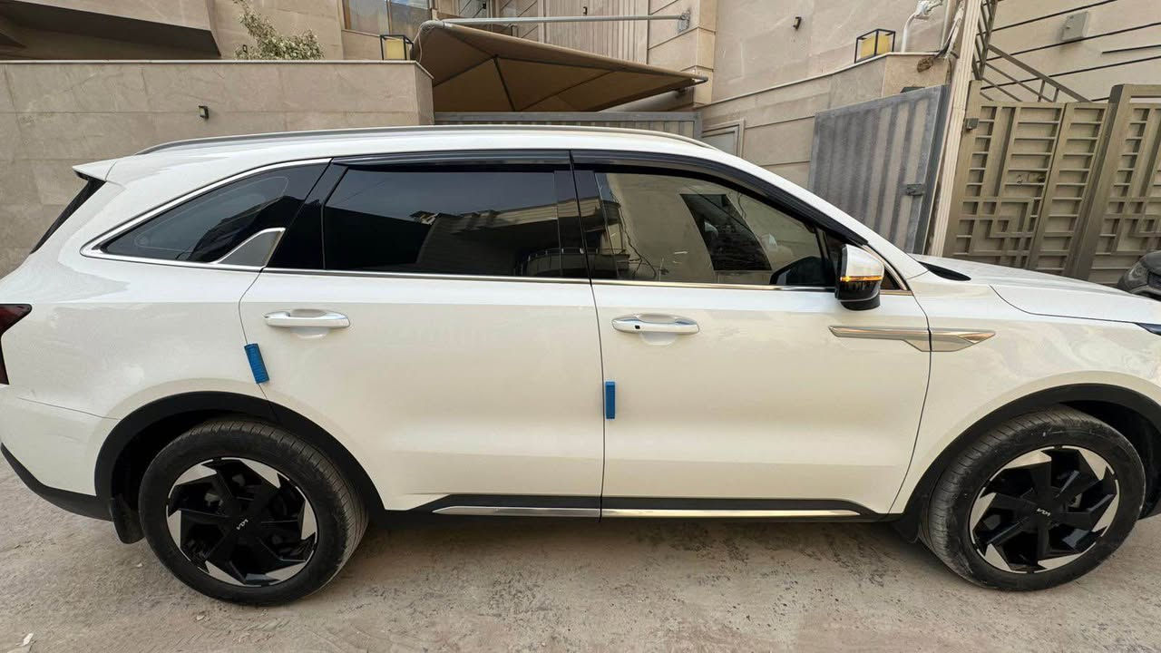 من  رخصت الادمن المحترم للبيع سورنتو  موديل 24  
مكينة 6 سلندر 
7 راكب 
جلد  بانوراما 
رقم اربيل  مضلل سنوية بااسمي 
 موجودة بغداد   تحويل مباشر 
*********** بغداد, العراق
