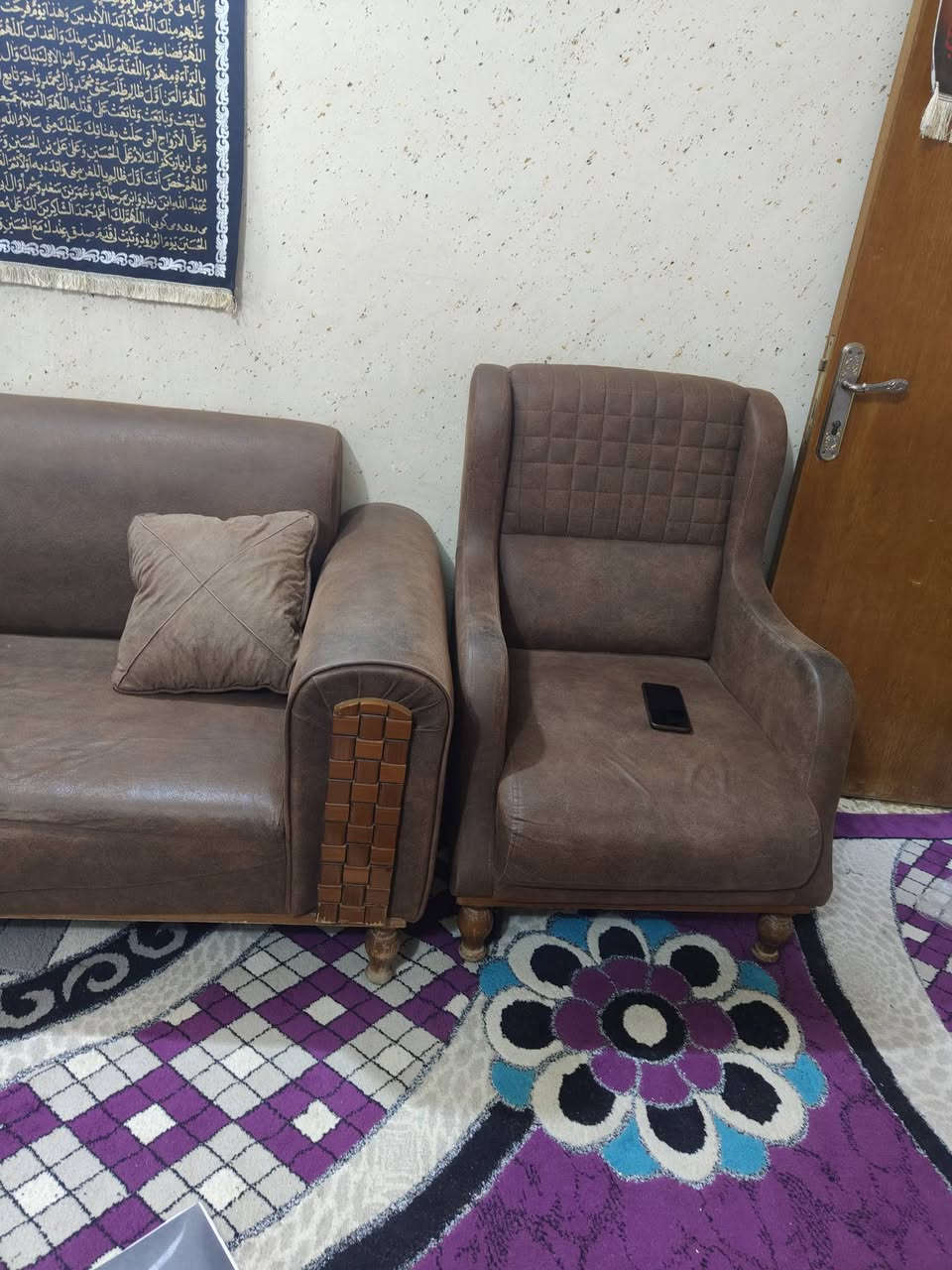 تخم للبيع 10 مقاعد نوعيته
وتر بروف جلد نظيف جدا اي كسر مابيه سعره 500 واتساب *********** شارع ابو سمير
