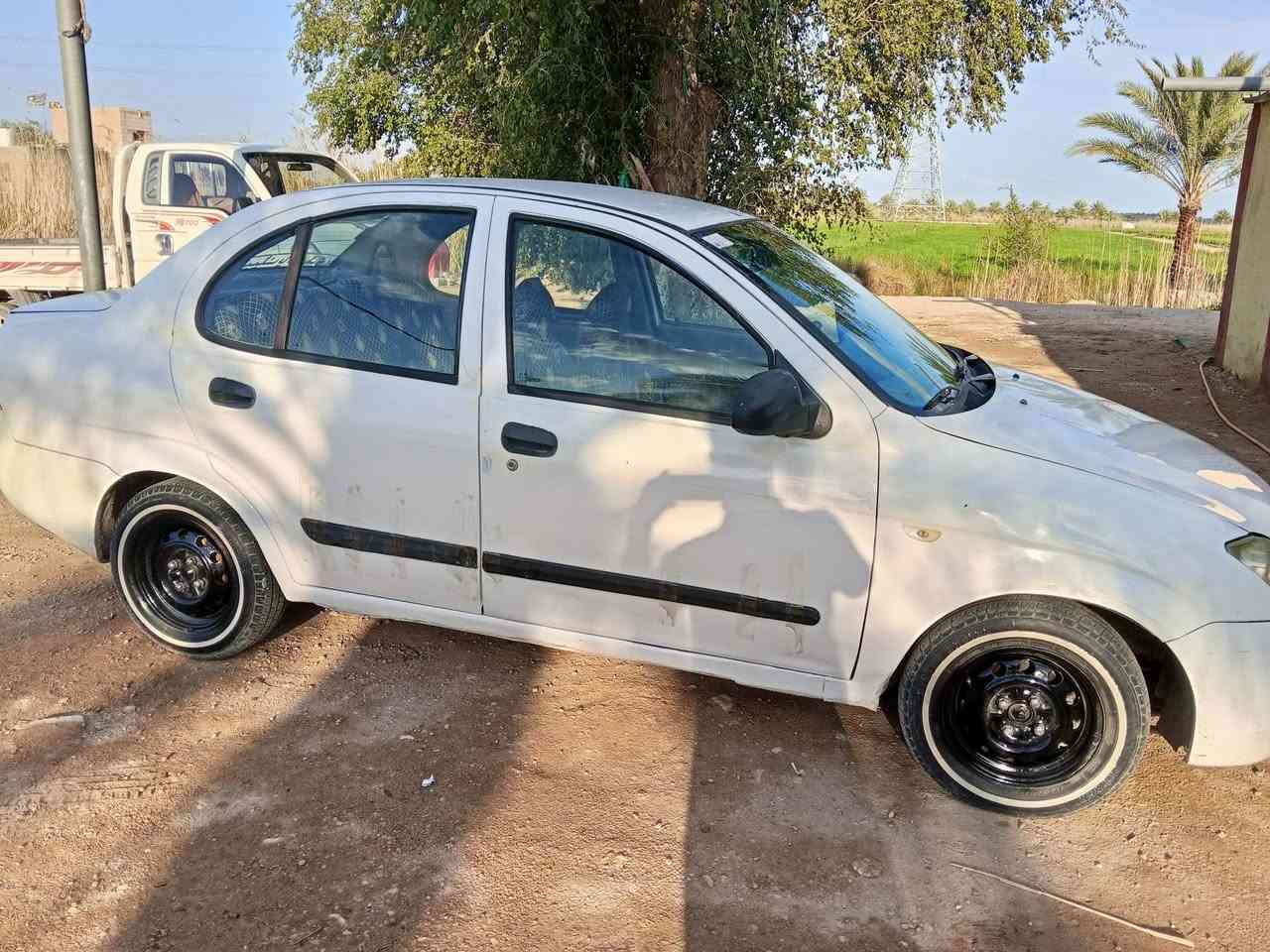 السلام عليكم اخوان سياره طيبه موديل 12رقم دولي بسمي مكينه وكير تبريد شغال حداديه خير  من الله تخم تاير جواهه سعره 35 وبيه مجال ***********
