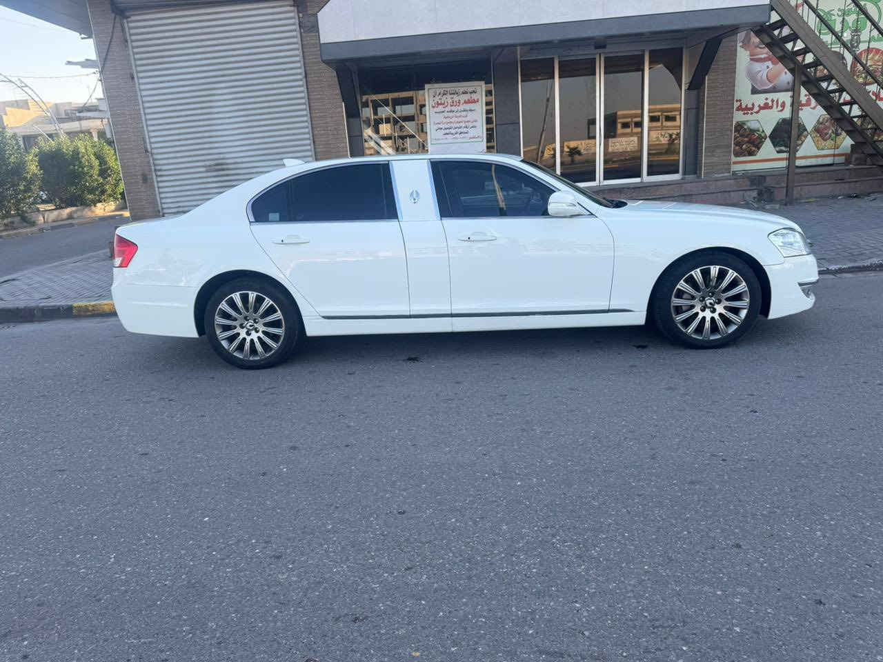 سلام عليكم شيرمن موديل2012خليجي كفاله عامه من الكص وضربه وصبغ والفتح ماشيه 50الف سياره وضع شركه جاهزه من كلشي مكانهه بابصره هاتف***********وتساب فقط
