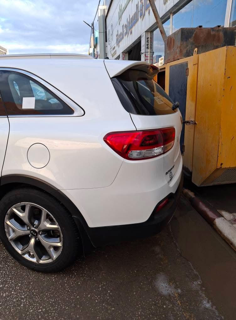 سورنتو للبيع 2017 خليجي  بغداد رقم نكليزي 
كير مكينه كله شغال وخير من لله مكاني بابل السيارة جاهزه من كلشي وموصفات السورنتو معروف سعر 223 وبيهة مجال للشراي 
للاستفسار ***********
