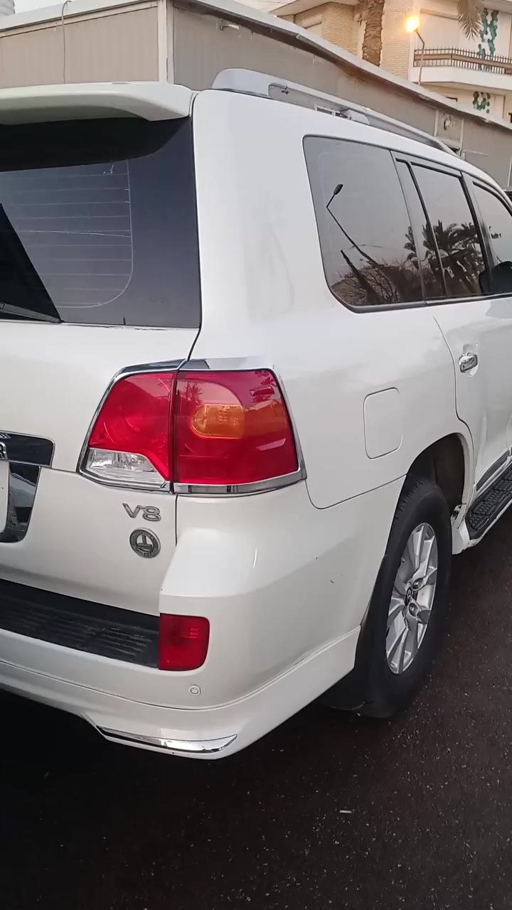 للبيع لاندكروز  ادوات بانزين ا موديل 2010 محدثة 2014 8 سلندر سيارة نظيفه جدا داخل مخمل صدر تخم تاير كامله بدون نقص سعر 200 و بيه مجال
اتصال
***********
