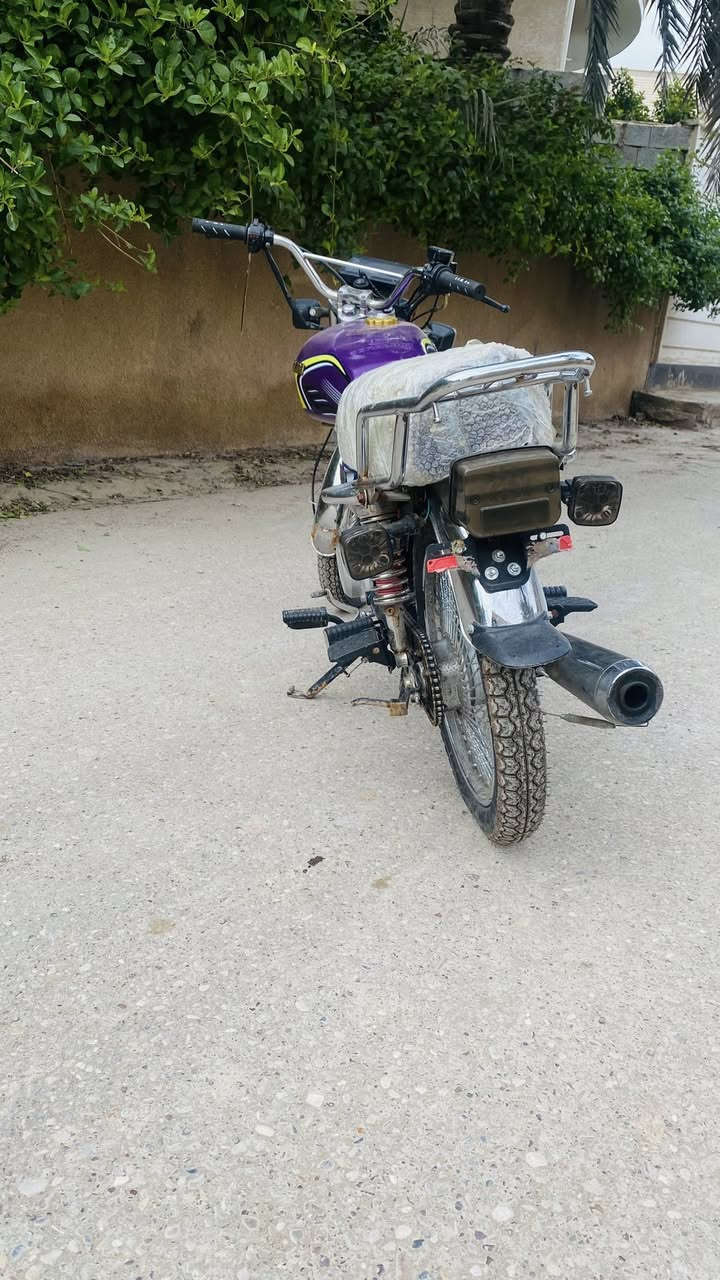 السلام عليكم
تايكر للبيع مديل ٢٤ دراجه كفاله عامه 
السعر 625وبيها مجال مكاني ديالى
الخالص  الشراي يتصل ***********
