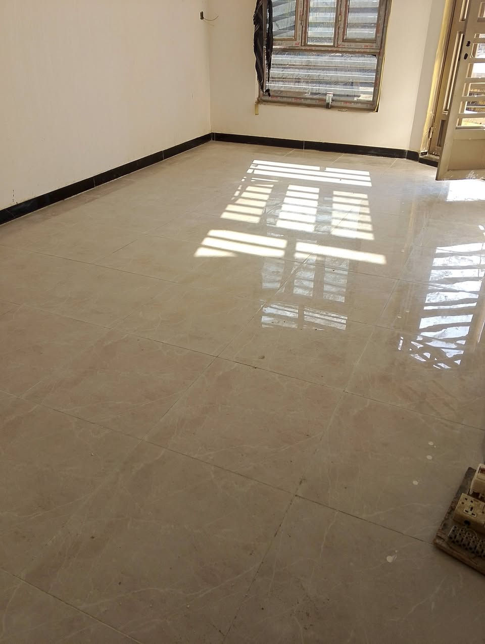 تطبيك سراميك والارضيات داخل ميسان ***********

