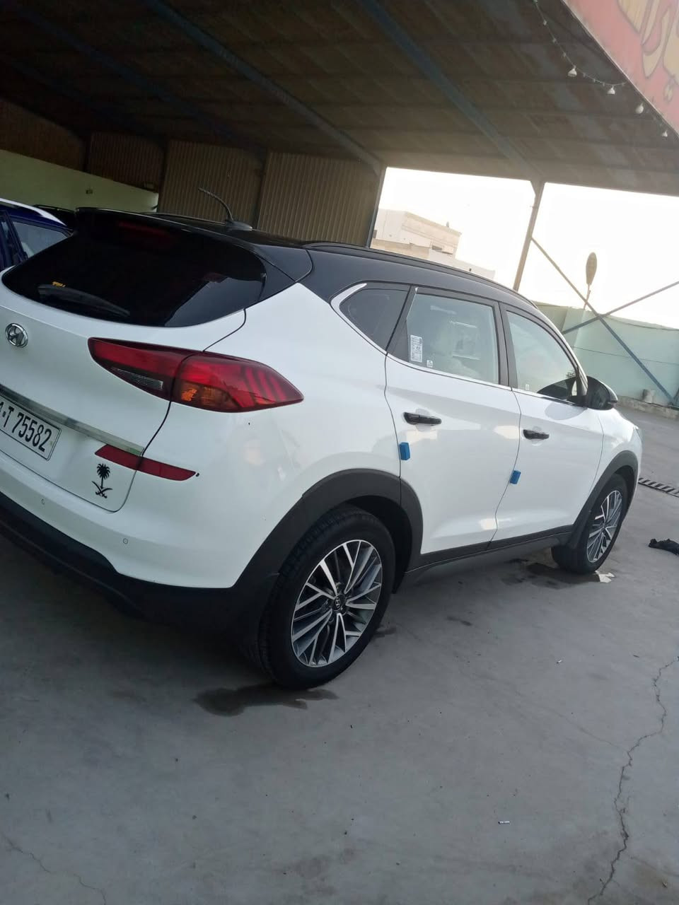 توسان 2019 ، فوول مواصفات 1/1 : بصمة.. كشن جلد كهربائي.. بانوراما فتحة كبيرة.. شاشه لمس كبيرة.. حساسات خماسية. وغيرها من المواصفات الكثيرة.. السيارة ممتازة وبوضع الشركه والسونار مرفق مع الصور... للتواصل والاستفسار اتصل او تواصل واتساب على الرقم‏ ‪***********‬‏ .. 
(السعر 210 $مجال بسيط$)
