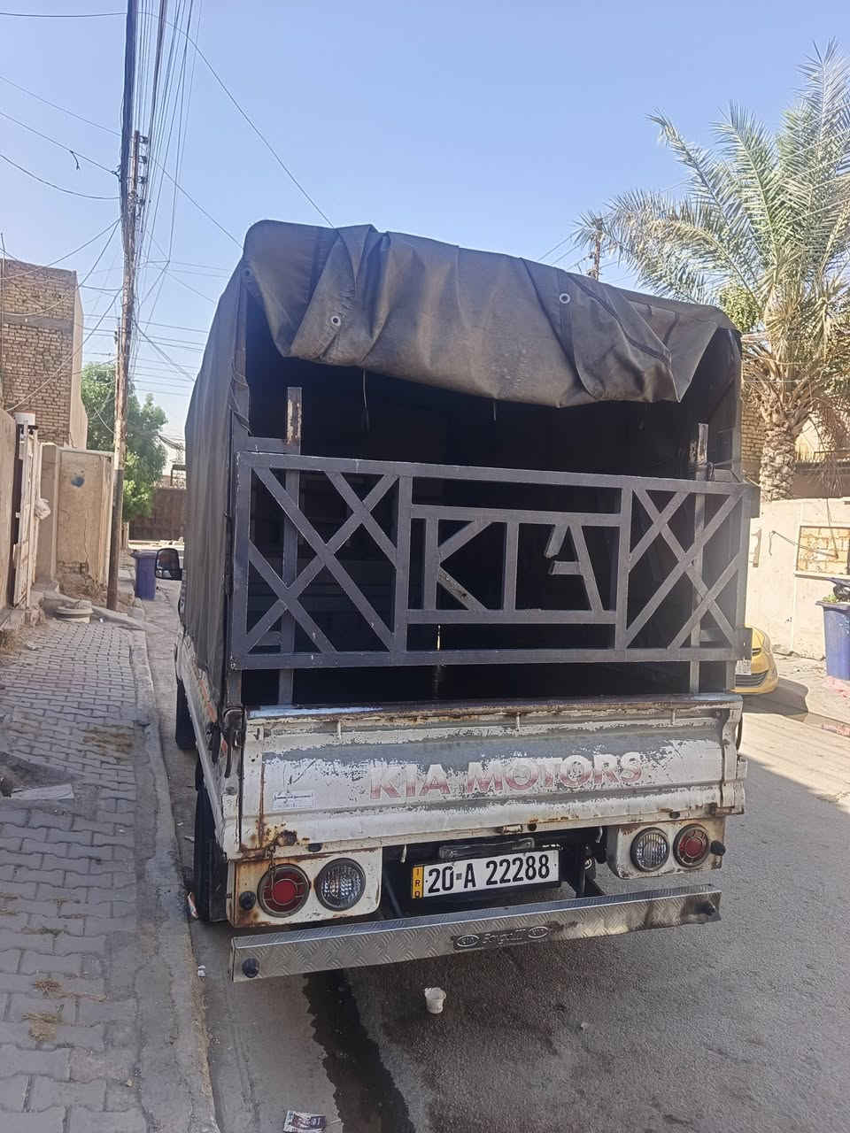 كيا بنجو 2700 رقم ديالى موديل 2012
ماكينه مجفته قبل اشهر 
سياره مكفولة 
تخم تايرات جديد
حداديه صدر جديده 
تبريد  ثلاجة قبل شهر مسوي منظومه كامله
سياره جاهزه ما تذب عليها ولا برغي 
سنوية باسمي تسقط سنه 2029 رقم انكليزي
مكينة وگير وشاصي  كله مكفول

السعر 100 ورقة وبيها مجال 
للاستفسار الاتصال خط او واتساب متوفر
***********
المكان بغداد الحسينيه
