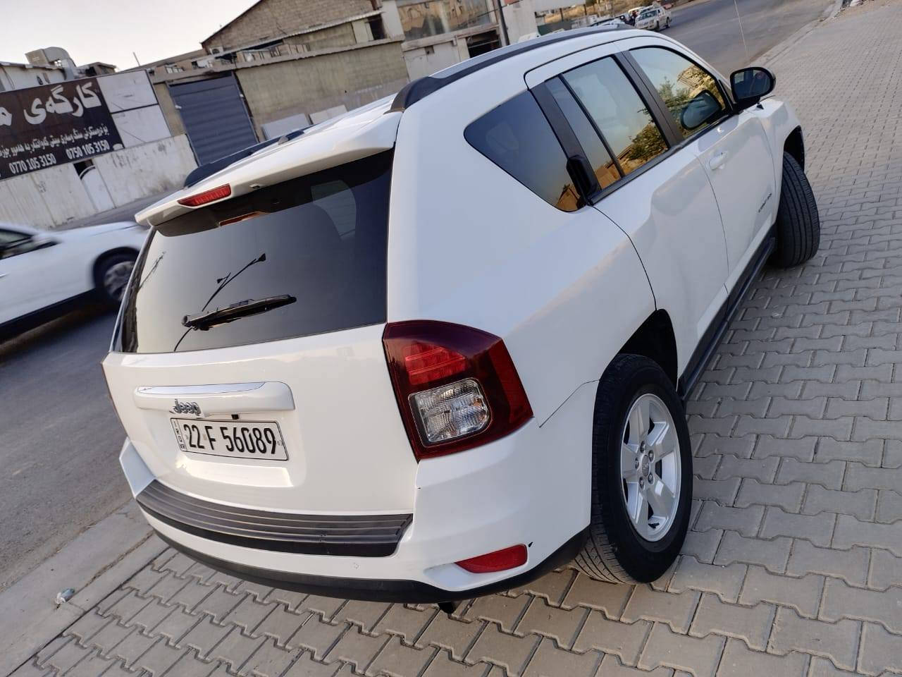 جیپ کۆمپاس2017 ڕەنگی سپی بەفری 
گێڕ ئۆتۆماتیک و دەبڵ گێڕ ABS  ESP AUX 
شاشە ئاپاد وکامێرە تحکم سوکان
تەحدید سورعە ئاوێنە هیتەر و سویچ شەغال 
توڵی سەقف و چەندین موا سەفاتی تر... 
 سەنەوی تا۲۰۲۹ تازەیە 
تەنها بۆنیدی بۆیاغە 
لەگەڵ دوو پەڵەی نێوان دەرگاو چەمەلەغی سەکن . سەیارەکە هیچ ئێرباگیکی نەتەقیوە بەشەرت 
هەمووی شەریکەیە و ناو گرتنی نیە
 
سـعـر : لە کۆمێنت داوابکە ڕاستەوخۆ بۆت دێت 📥 

تەبرید و گێڕو مەکینە و غەرامەو تەحویل هەمووی بەشەرتە
هیچ کێشەیەکی تێدا نییە 

ژمارەی خاوەنەکەی 
 ***********
