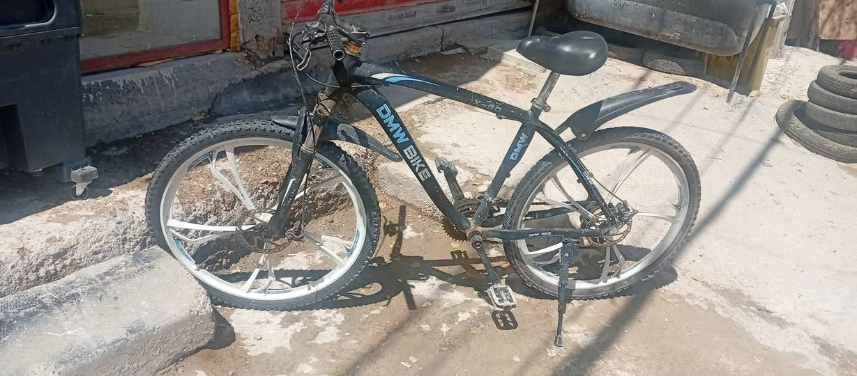 سلام عليكم بايسكل ياباني كله مكفول عدك بس الگيوره سويهن مايكلفن 10 سعر البايسكل 75الف وبي مجال لو مامحتاج مابيعه اني حلاق بس بالعافية ع الياخذه بايسكل قوي القوي الله ابيعه الك وشرط الطربگه طربگ بي وبهاي الركبة رقمي واتس ***********
