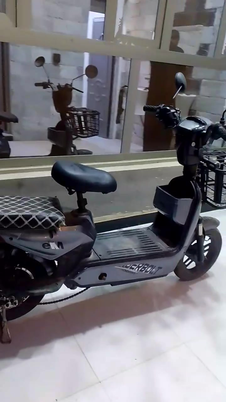 سلام عليكم دراجه شحن لبيع أو مراوس سعر خاص وبيع مستعجل موجود واتساب رقم 📞 ***********
