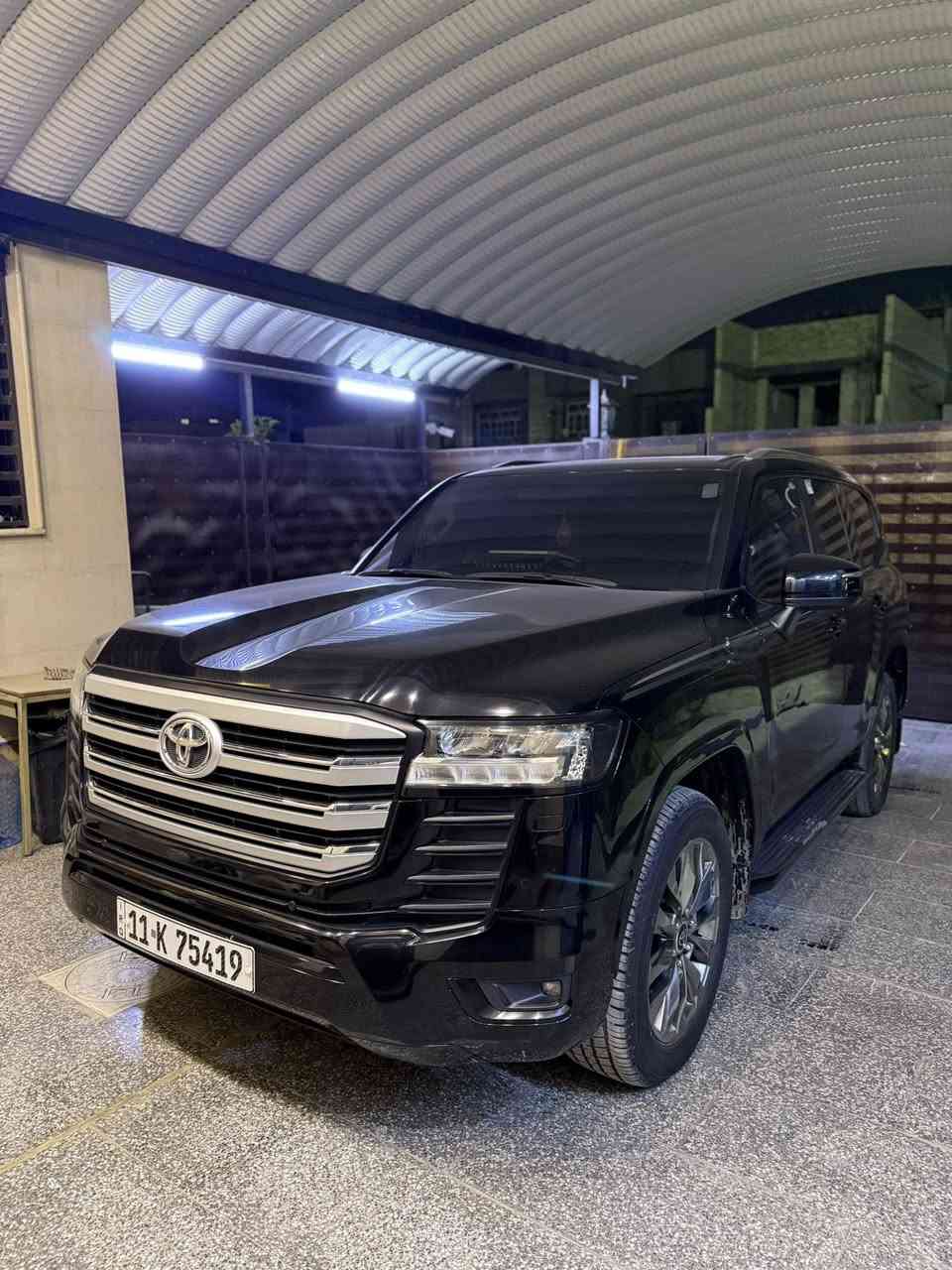 السلام عليكم للبيع لاندكروزر موديل 2022 ساز اصلي رقم بغداد ب اسمي ماشي 49 الف حقيقي

سيارة مغلفة PPF اصلي حتى الجامة الأمامية مغلفة 

سيارة بيها فقط باب خلف الصدر تطبيك من الشركة باقي سيارة مكفولة من الفتح و الصبغ و البارد و التبديل و حتى الدعاميات مكفولة 

مواصفات السيارة بصمة و فتحة و كشنات جلد و كهرباء و تبريد و 3 شاشات تطبيق و كامرة خلفية و تشغيل عن بعد و مري قلاب و مري شفط و حساسات امامية و خلفية باقي مواصفات المعروفة 

مكان السيارة بغداد 

رقم الهاتف ***********
