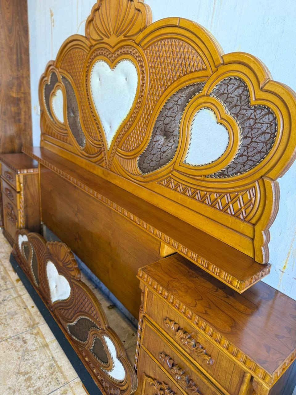 السلام عليكم🫡          💯 🦅💯
عرض خاص ومغري 🌹  للعرسان  ة👩‍❤️‍👨 بس750 الف 
توفر لدينا من جديد غرفه صاج 5 أبواب ملحق  شغل درجه اولى 🌿 خارج صاج  5ملم شرط نظافه  والشغل 💯💯 والصور تحكم🌹
للاستفسار وتساب *********** مباشر🆕 ***********🆕
ومستعدون لشراء الغرف النوم المستعمله و الكناتير ✅

