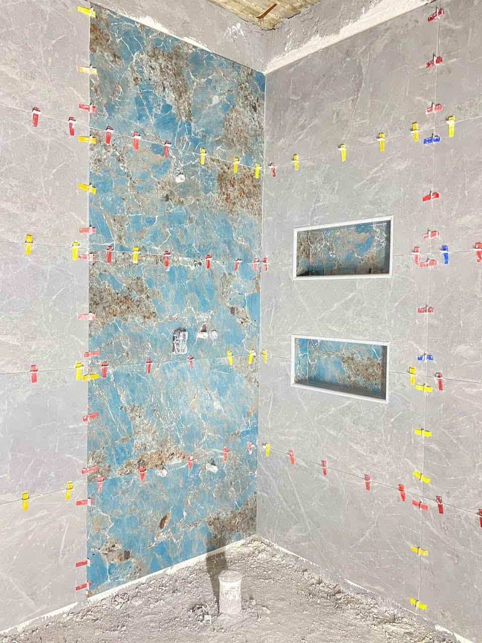 خلفه سيراميك متفرغ لشغل شرط شغل درجه اولى نضافه العمل والتزام العمل وبإشراف هندسي  نشتغل كافت نواع سيراميك ولبورسلين***********
